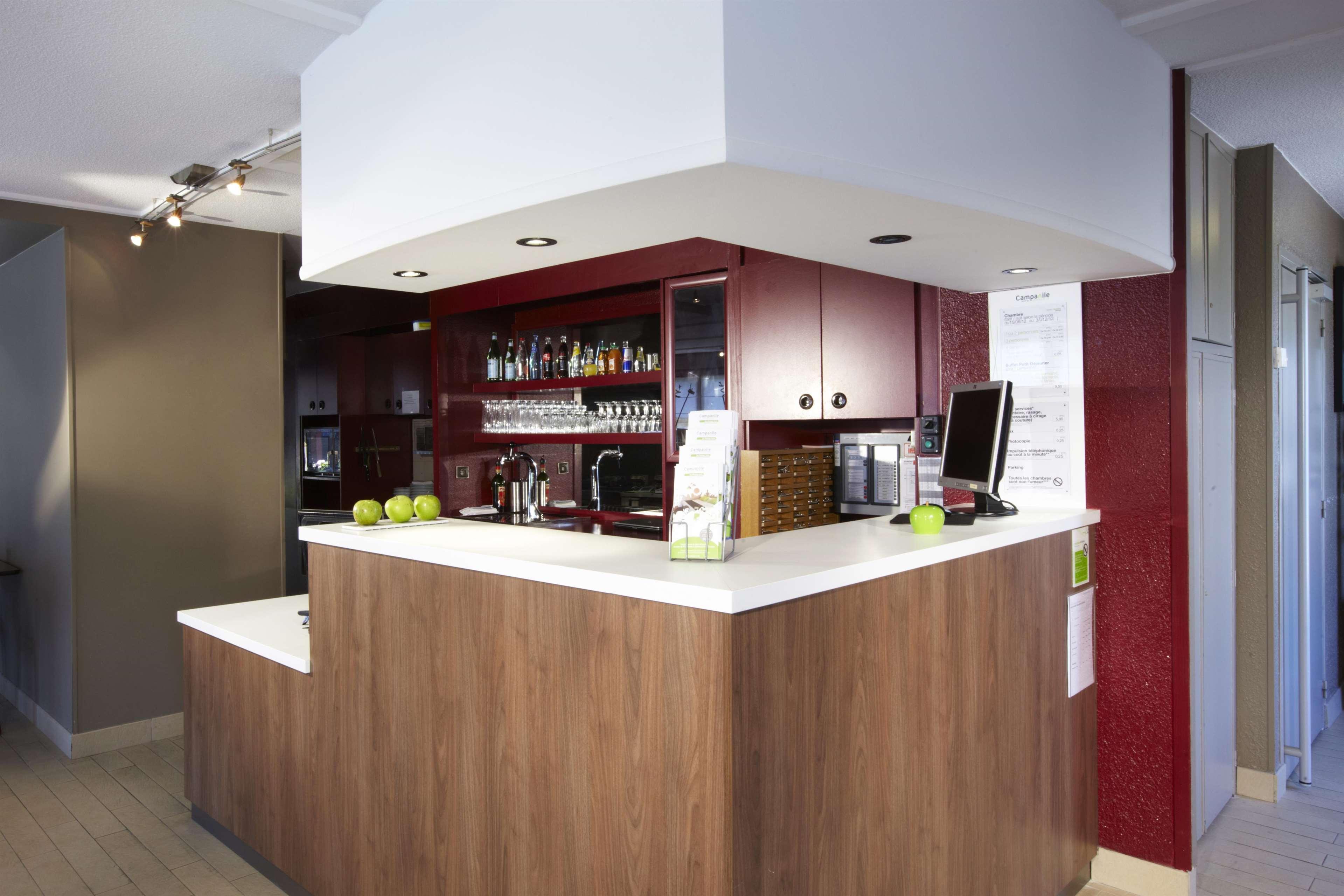 Campanile Calais Hotel Екстериор снимка