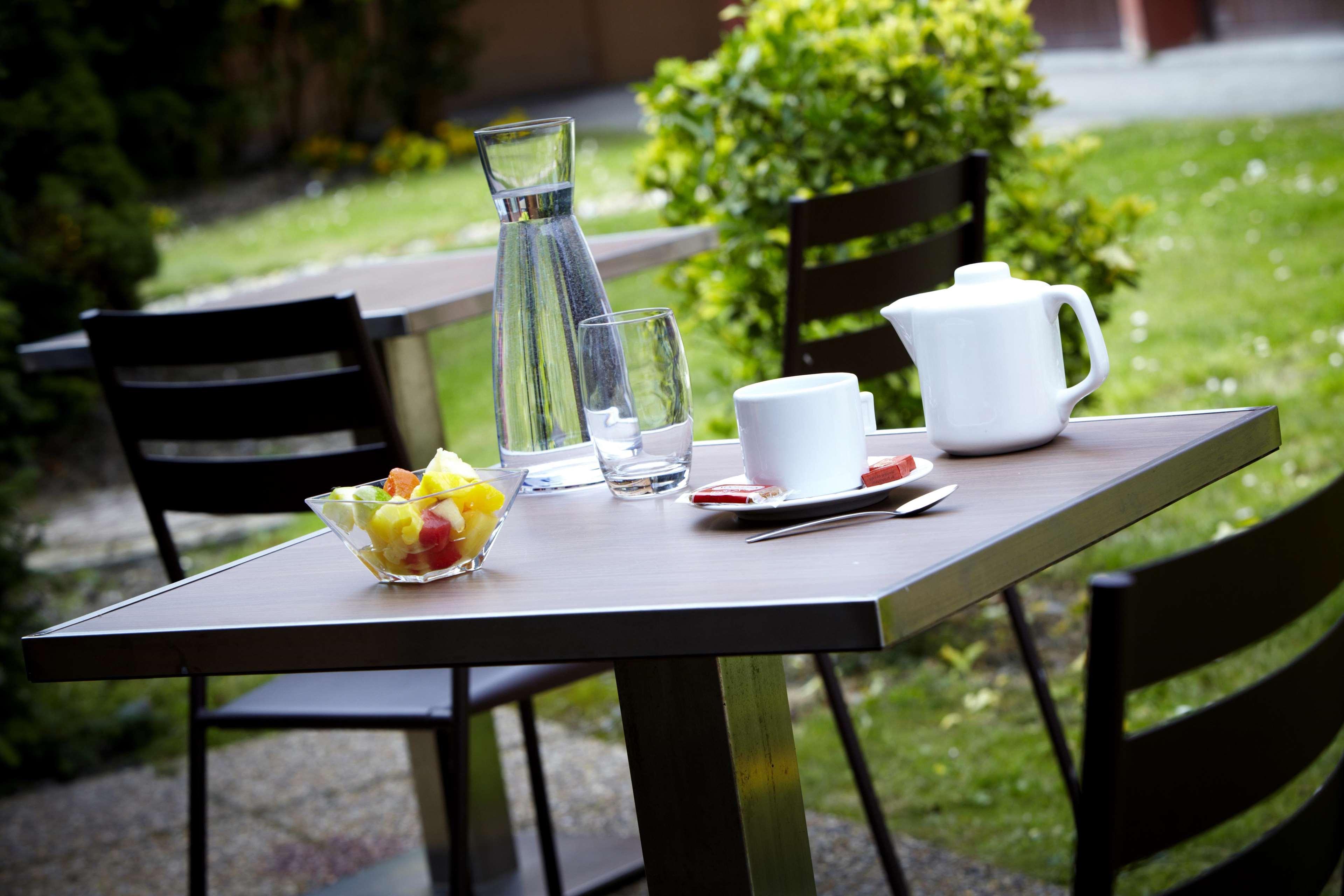 Campanile Calais Hotel Екстериор снимка
