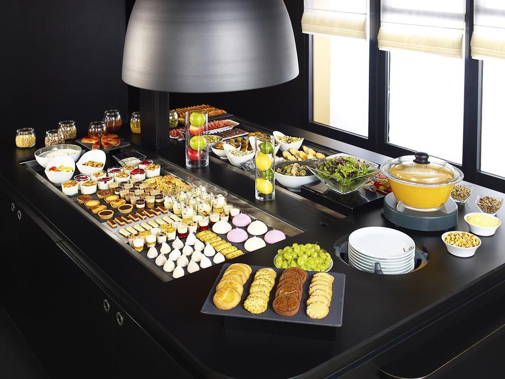 Campanile Calais Hotel Екстериор снимка